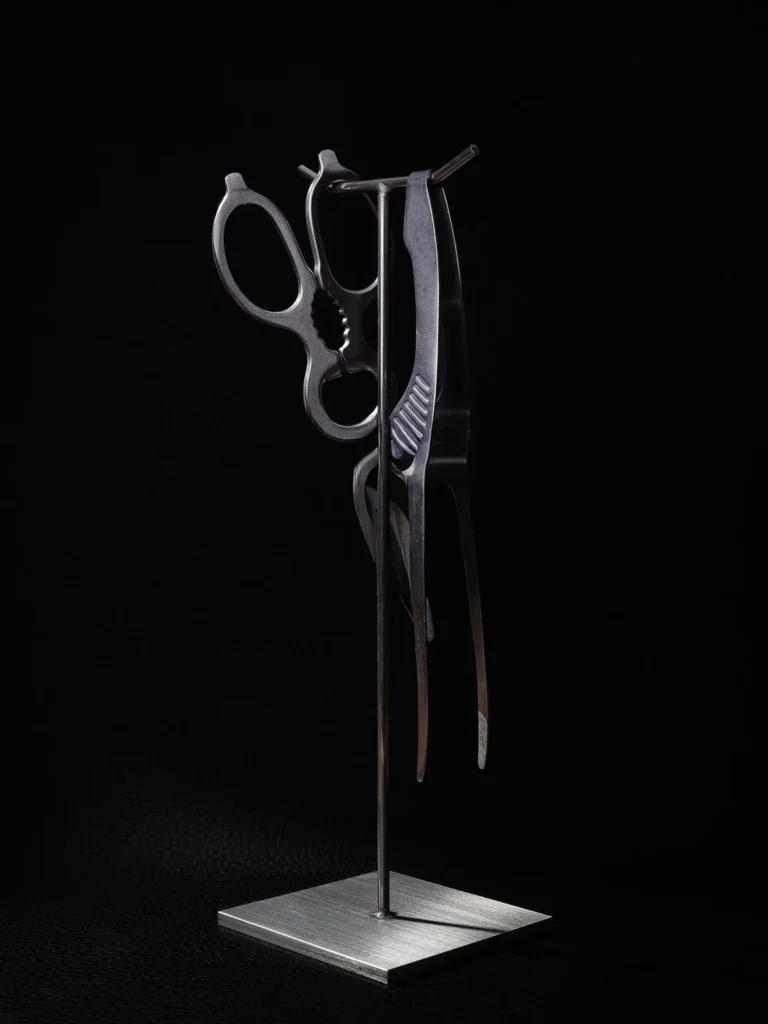THE TONG HOOK